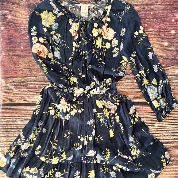 American Rag Dresses & Skirts - American Rag Floral Dress sz XS
